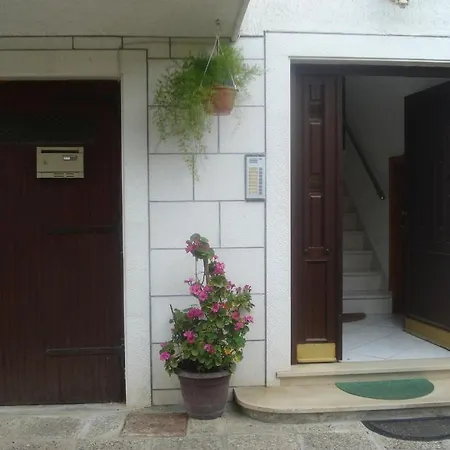 伊万卡公寓 扎达尔